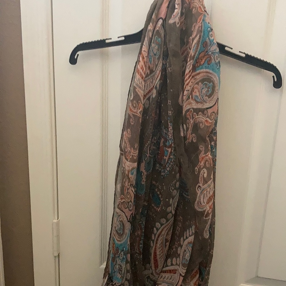 FINAL MARKDOWN Lovely infinity scarf